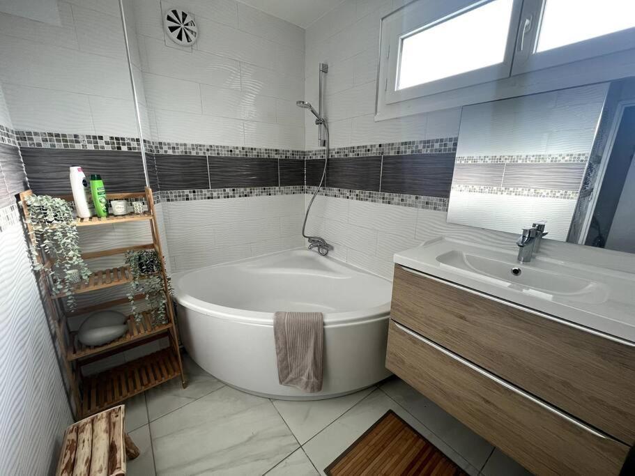 Hana Home Mantes-La-Jolie 6 Personnes Parking Public Gratuit Business&Family Dış mekan fotoğraf