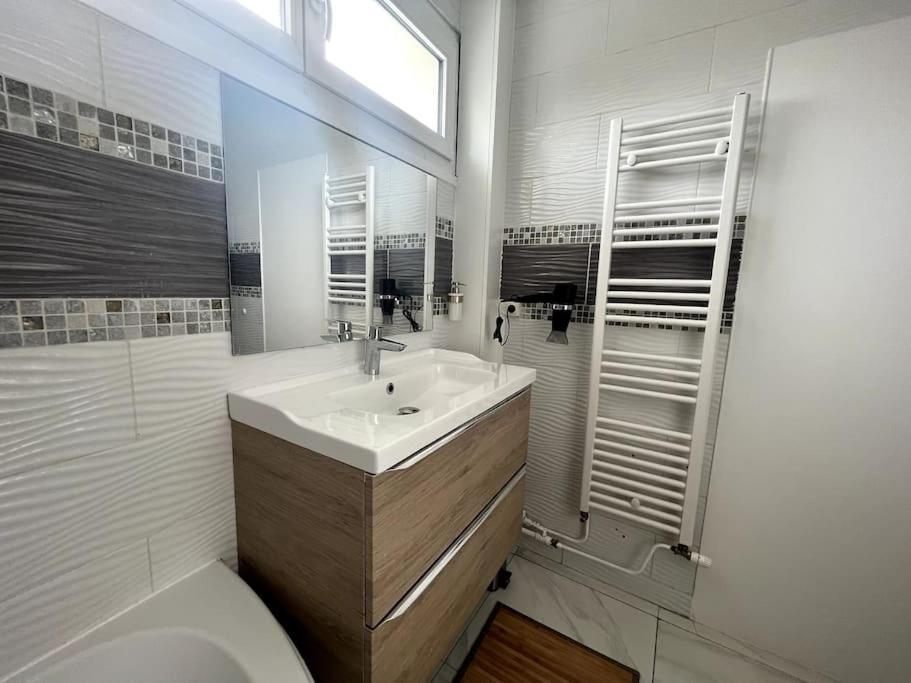 Hana Home Mantes-La-Jolie 6 Personnes Parking Public Gratuit Business&Family Dış mekan fotoğraf